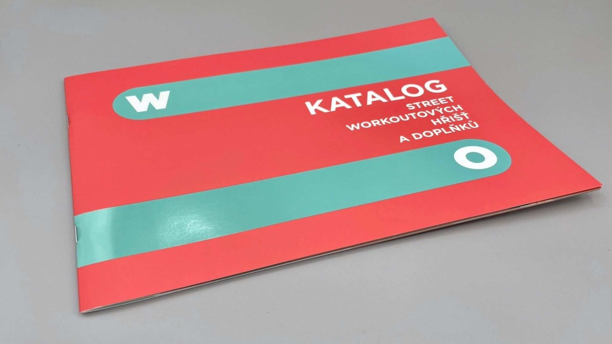 Katalog s matným laminem a UV lakem
